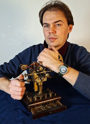 Holme_1A Holme Finnilä is the founder and owner of Levenaig and offers unique handmade watches